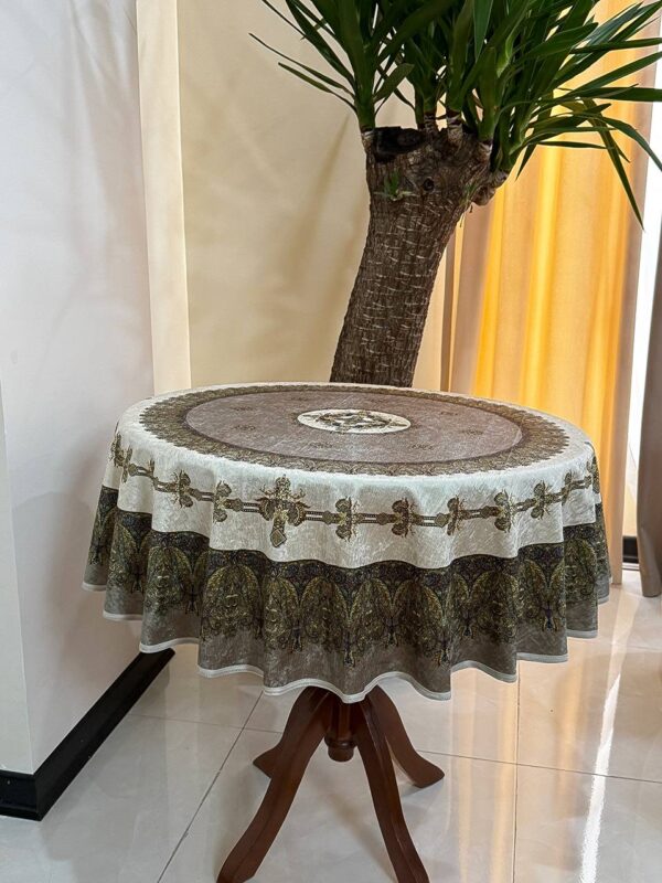 رومیزی گرد طرح خاتون - Image 5