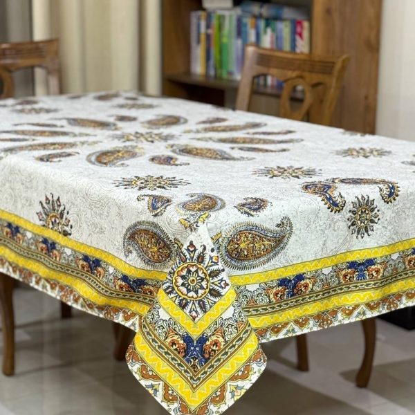 رومیزی طرح ترمه